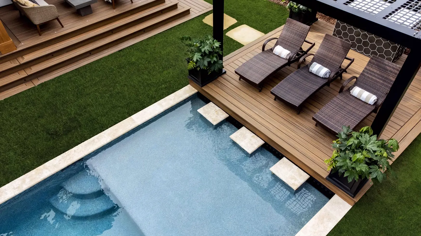 outdoor-living-spaces outdoor-living-spaces